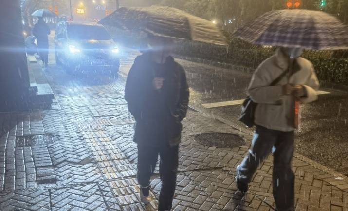 mos033皇冠_暴降10℃!要下雨了!刚刚确认:杭州马上大反转mos033皇冠,春节天气将…