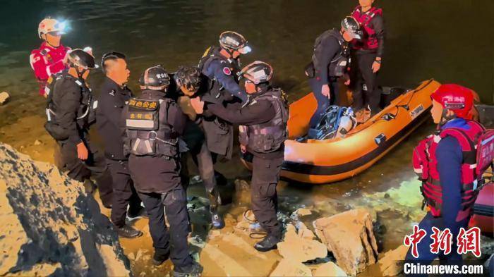 皇冠登1登2登3代理_广西百色:两名科考队员溶洞内失联 60多个小时后成功获救