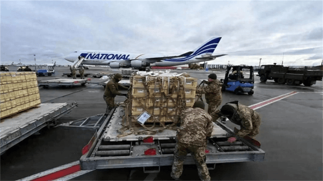 皇冠信用網代理
_眼看美欧靠不上皇冠信用網代理
，乌克兰妇女迎着枪林弹雨，深入俄军阵地厮杀