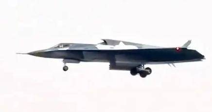 波兰甲组联赛
_歼-36低空“横穿马路” 美媒激动波兰甲组联赛
了 看到了双座和涂层