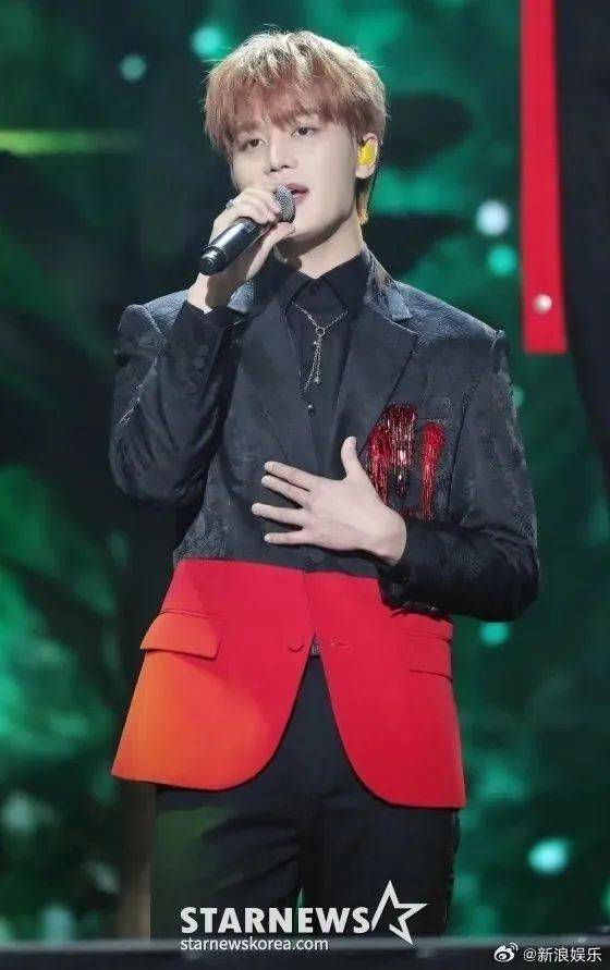 英超足球
_韩星文泰一承认性侵中国女子英超足球
，检方：3人将醉酒的受害者劫持上出租车，并实施轮奸