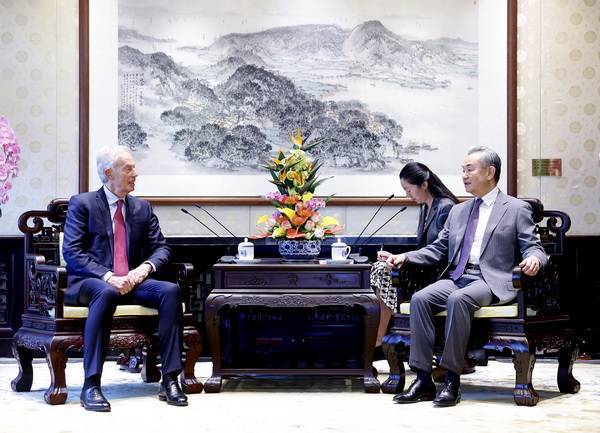 马德里竞技v博塔福格RJ_王毅会见英国前首相布莱尔：个别大国背弃国际责任马德里竞技v博塔福格RJ，中英应体现责任担当