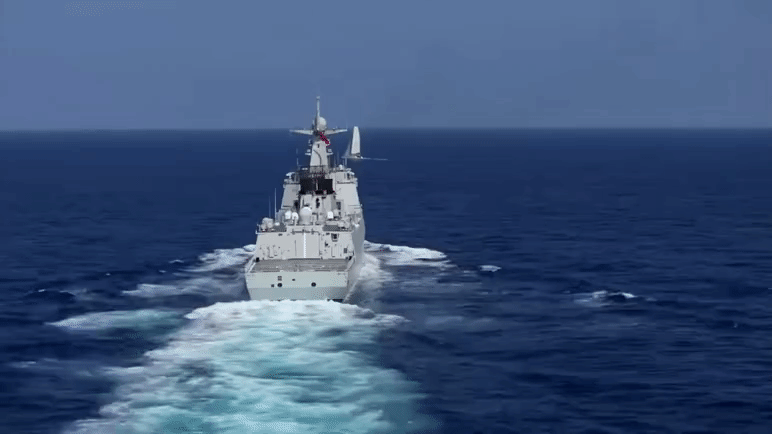 皇冠博彩官网
_网传德国侦察机飞越052D舰皇冠博彩官网
，威胁安全，中方激光照射才是理直气壮