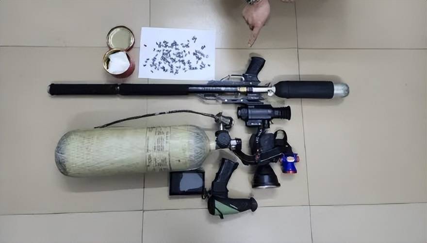 世界杯信用网正网
_头部中弹！近日安徽18岁男孩深夜遭遇枪击世界杯信用网正网
，枪是从哪来的？