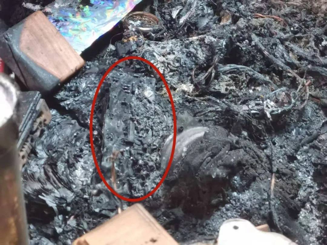 皇冠信用网在线注册
_退休大爷在家“搞发明”引发火灾 这些家庭消防隐患要注意