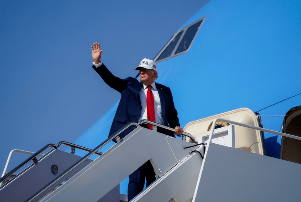 足球盘口注册
_会晤很成功足球盘口注册
，足足谈了100分钟，在中方临行之际，特朗普一路陪同