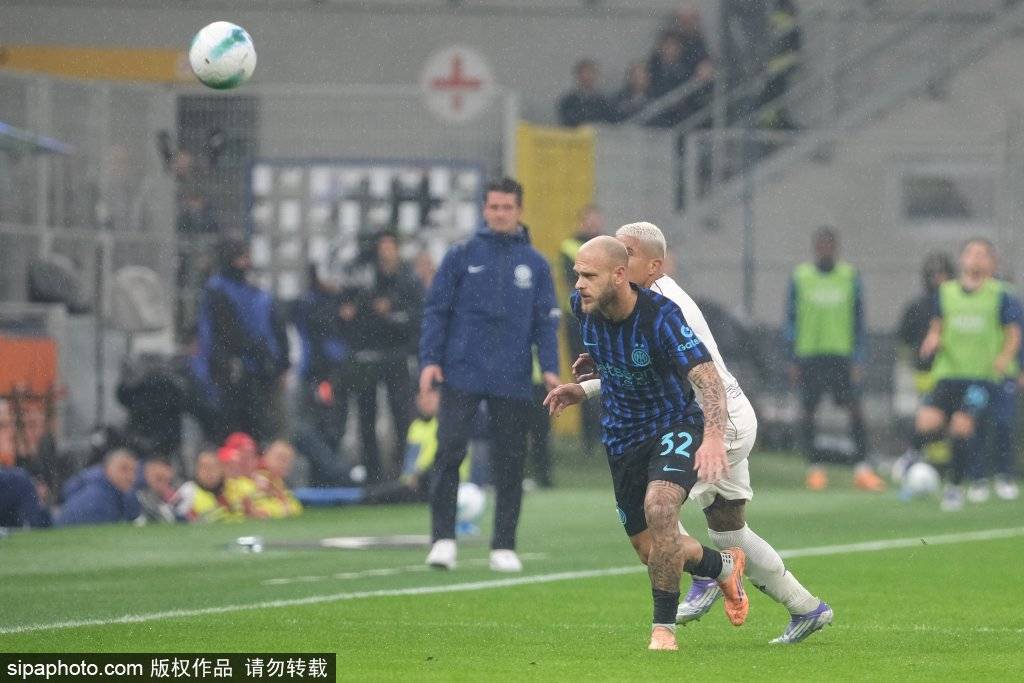 线上买球平台
_争议？苏契奇送礼比塞克最后一人犯规染黄线上买球平台
，维罗纳球员不敢相信