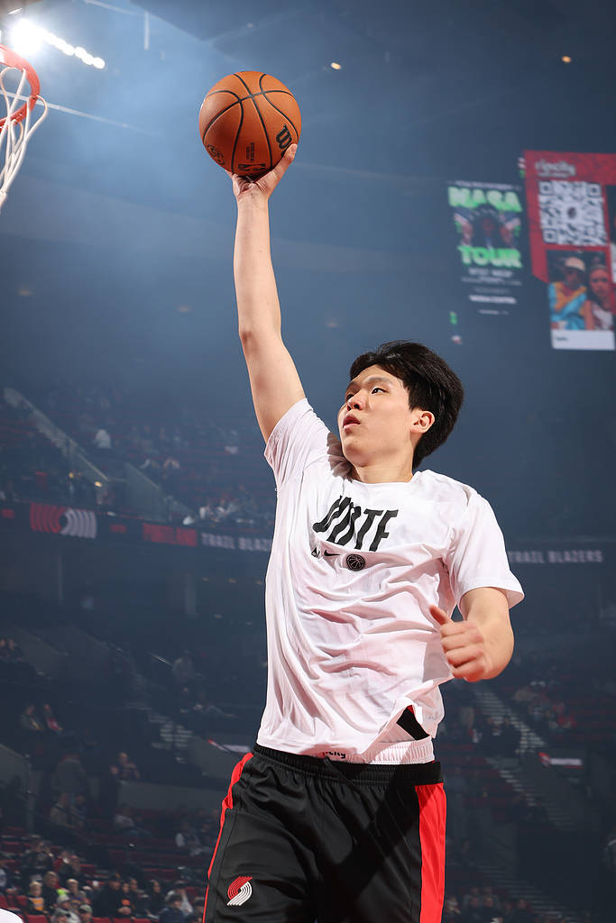 足球信用盘合作
_杨瀚森未登场艾顿29+10 湖人BIG3全歇击败开拓者