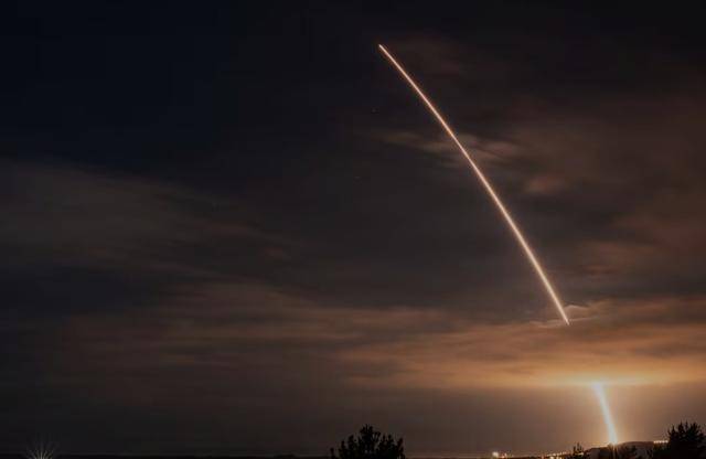 世界杯足球代理
_美军试射洲际导弹世界杯足球代理
，“向中俄发出严肃核信号”，普京下令对等反制