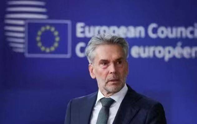 正版皇冠信用网代理
_大结局要来？荷兰体面认输正版皇冠信用网代理
，或恢复中方CEO职位，特朗普“弃卒保帅”，美国罕见退了一步