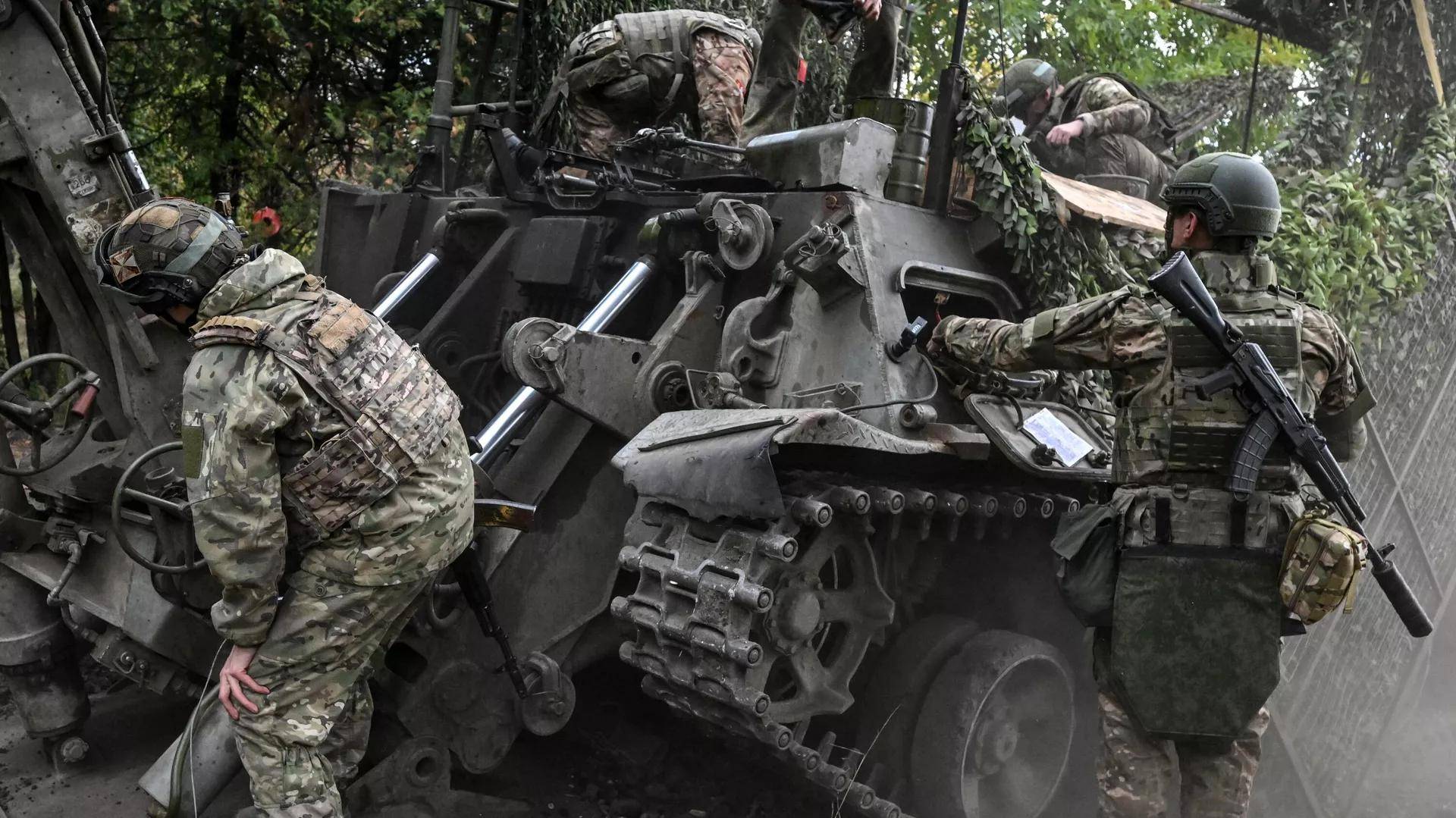 皇冠信用盘在线申请
_俄军中计了？六支乌军特种兵小队突然杀出皇冠信用盘在线申请
，在红军城中心升旗示威