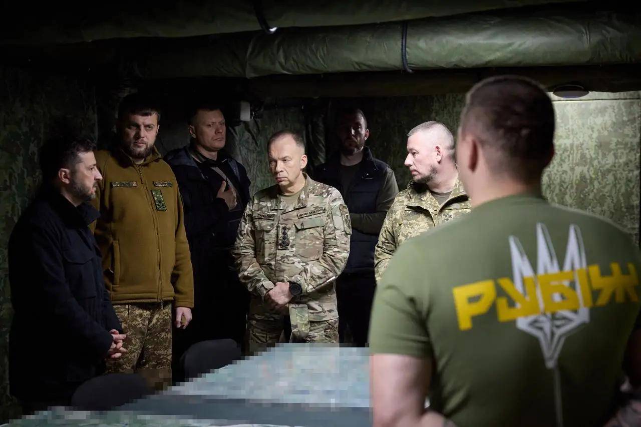 皇冠信用盘在线申请
_俄军中计了？六支乌军特种兵小队突然杀出皇冠信用盘在线申请
，在红军城中心升旗示威