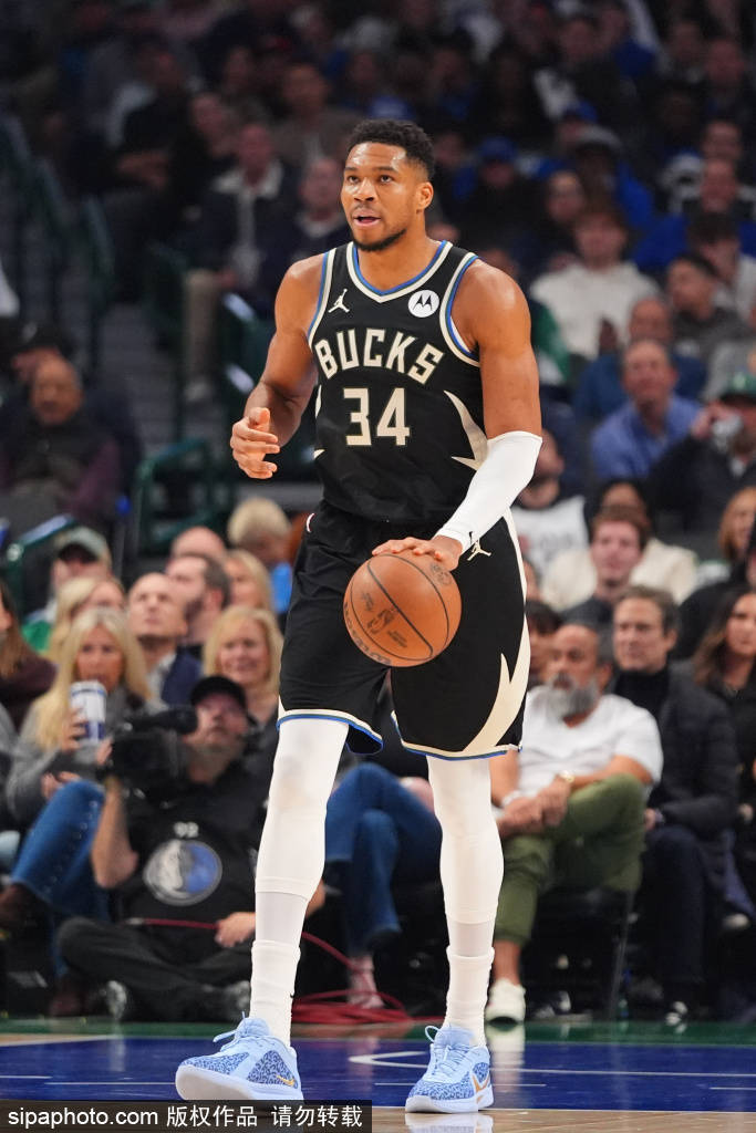 皇冠足球管理平台出租
_勒布朗·詹姆斯G联赛训练后回归湖人皇冠足球管理平台出租
，赛季首秀在即