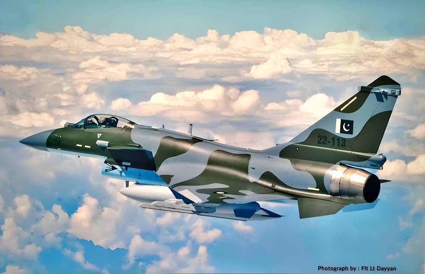 皇冠登1登2登3出租
_被打惨后皇冠登1登2登3出租
，伊朗空军飞行员对苏-57感到失望：本来要买150架歼-10