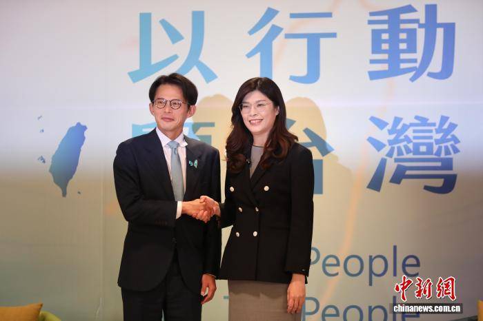 皇冠信用盘怎么弄
_郑丽文、黄国昌首次公开会谈 盼“以行动顾台湾”