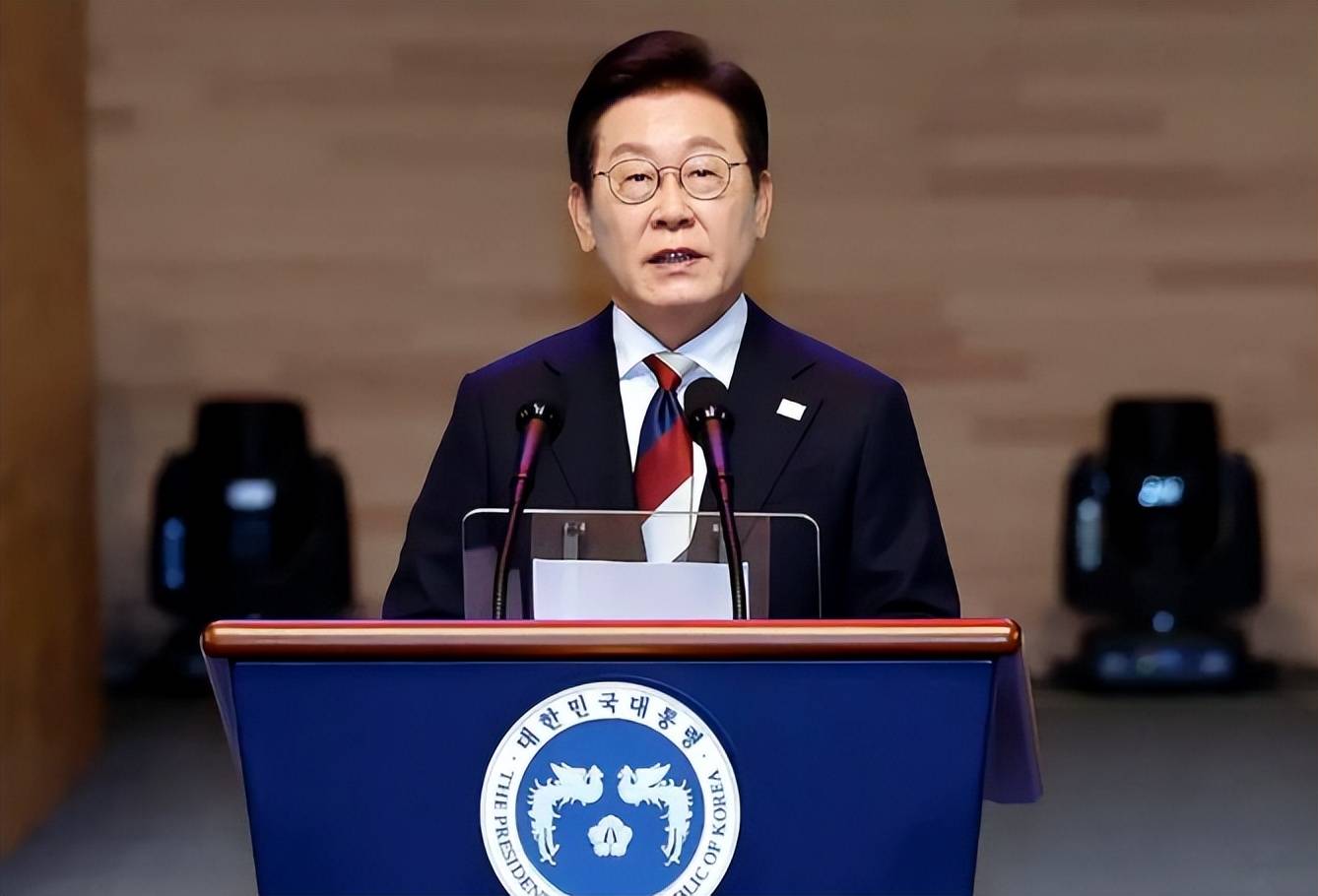 皇冠信用盘
_态度迎来180度大反转！看到中国对日本的手段皇冠信用盘
，李在明嗅到不寻常气息，有件事务必要当面解释