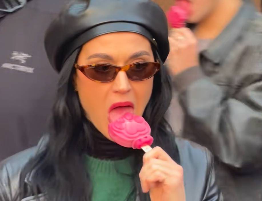 体育皇冠信用网
_知名女歌手在上海迪士尼被偶遇体育皇冠信用网
，见证求婚！“一时不知道谁更幸福”