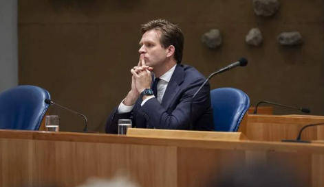 华盛顿奇才 vs 密尔洪基雄鹿
_荷兰经济大臣还在自吹：没通知中美欧华盛顿奇才 vs 密尔洪基雄鹿
，做得对