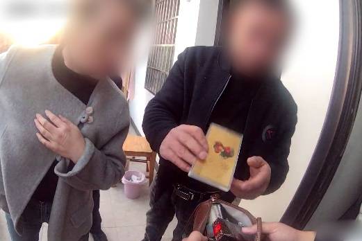 皇冠信用网登0
_家中惊现陌生女子淡定坐在客厅喝水皇冠信用网登0
，浙江男子：吓一大跳