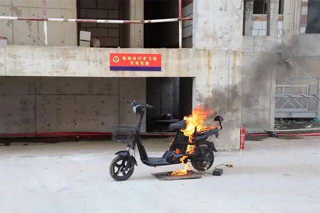 皇冠会员网址
_集中曝光皇冠会员网址
！郑州市2025年11月共发生13起电动自行车火灾！