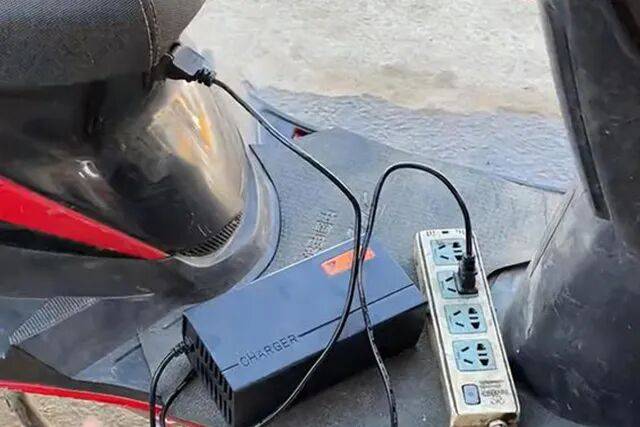 皇冠会员网址
_集中曝光皇冠会员网址
！郑州市2025年11月共发生13起电动自行车火灾！