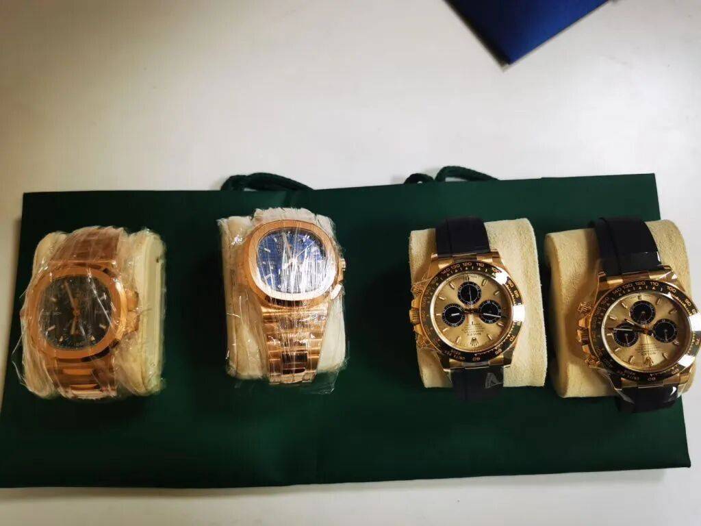 皇冠信用網是什么意思
_轻信“军官男友”皇冠信用網是什么意思
，女子先后寄出460万元的名表