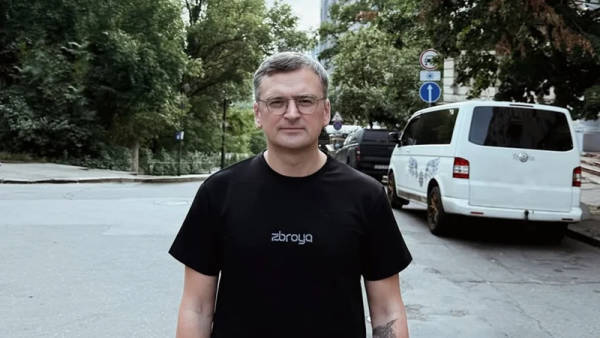 南非足球世界杯
_任上呼吁乌克兰人“拿铁锹”参战南非足球世界杯
,轮到乌前外长自己:不会自愿入伍