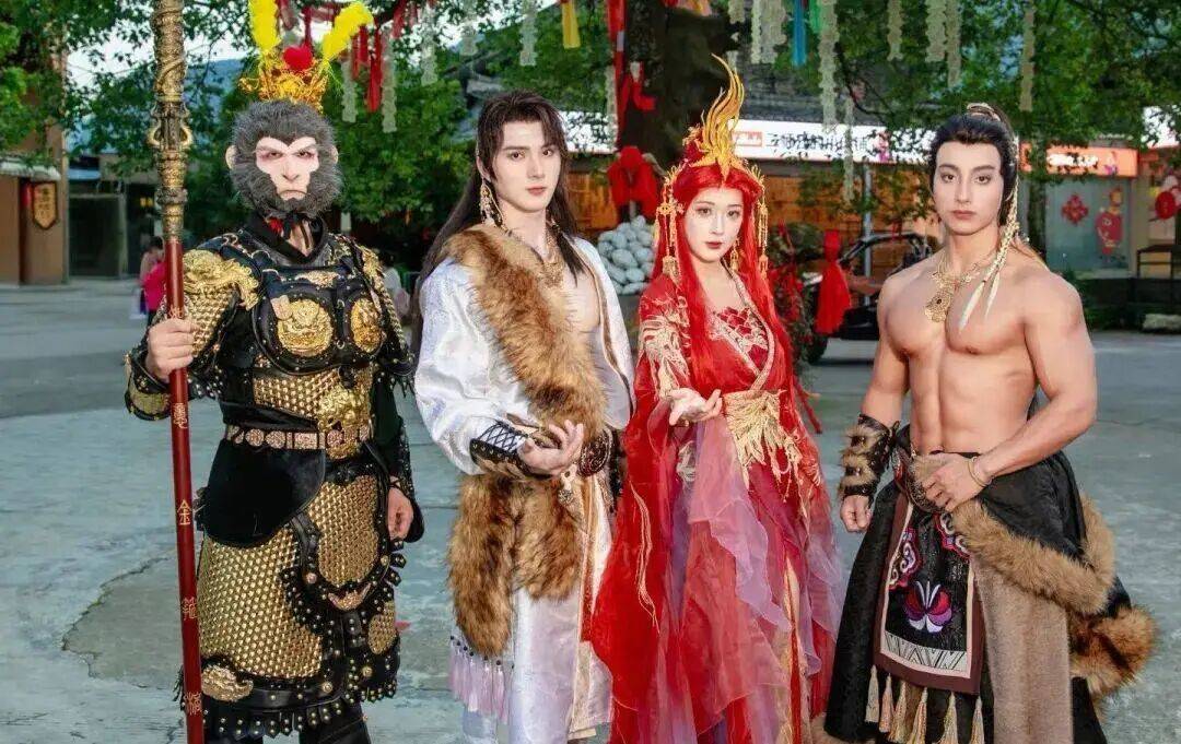 威斯汉姆 vs 女王公园巡游者
_景区5万月薪招185腹肌帅哥陪滑官?相关负责人:属实威斯汉姆 vs 女王公园巡游者
,竞争激烈