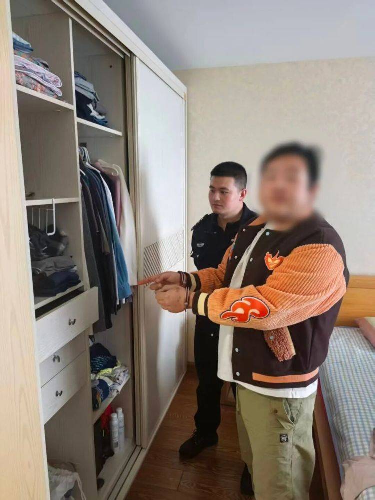 荷兰甲组联赛
_家中被盗荷兰甲组联赛
,报警后“好友”全程陪同,忙前忙后!反转来了……