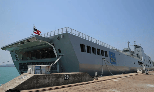 皇冠客服
_柬埔寨炸大坝阻泰军皇冠客服
,绵延73公里洪泛区,重演“花园口惨剧”?