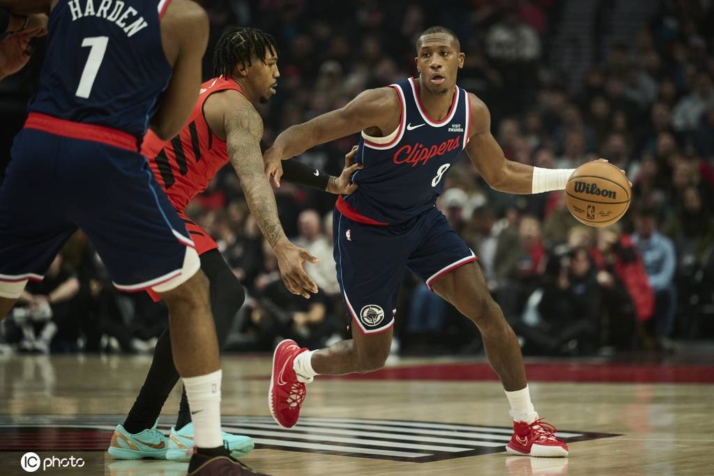 波兰(女) vs比利时(女)
_杨瀚森DNP哈登34+6伦纳德28分 开拓者遭快船逆转吞三连败