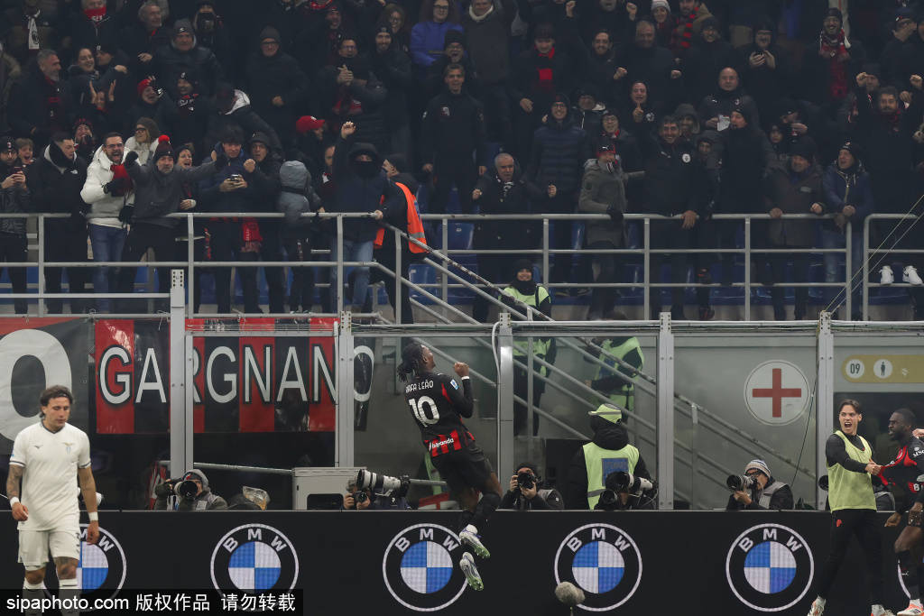 金浦 vs 天安城
_莫德里奇的温情告别:全场欢呼与阿莱格里的深情拥抱背后的故事