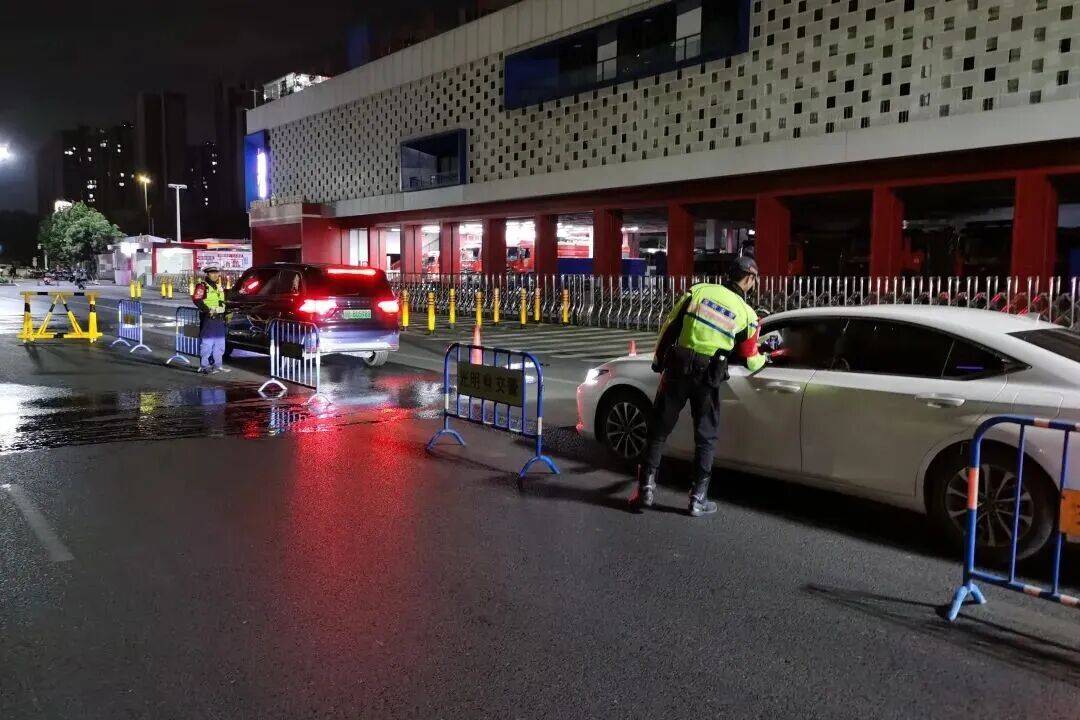 电竞足球-42H GG联赛(2 × 4分钟)
_连摔6次电竞足球-42H GG联赛(2 × 4分钟)
,抢救无效身亡!广东交警:将严查