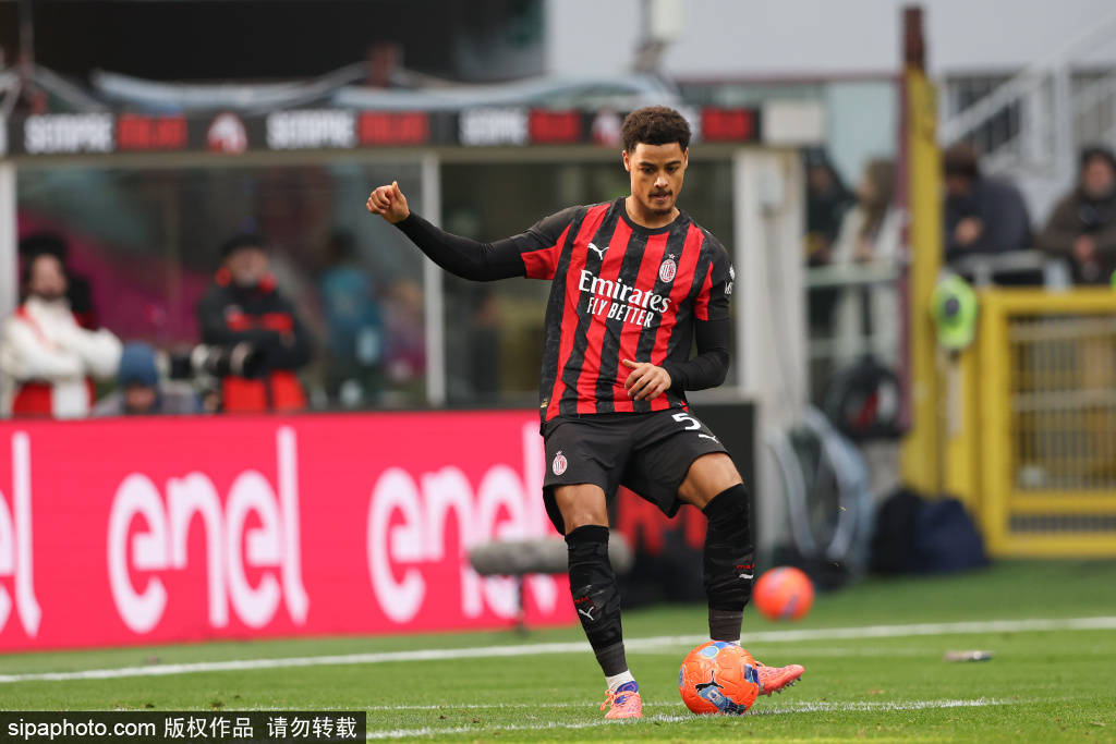 维戈塞尔塔vs比雷亚雷亚尔
_米兰争夺战:索萨或成未来左后卫新星维戈塞尔塔vs比雷亚雷亚尔
,巴萨再遭失利!