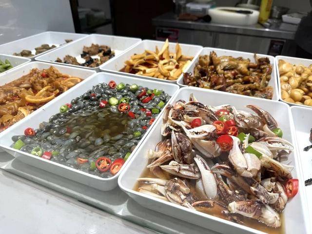 法尔肯贝里vs桑德维肯斯
_闵行夜查法尔肯贝里vs桑德维肯斯
!上海禁令下仍有商家自制售卖生腌