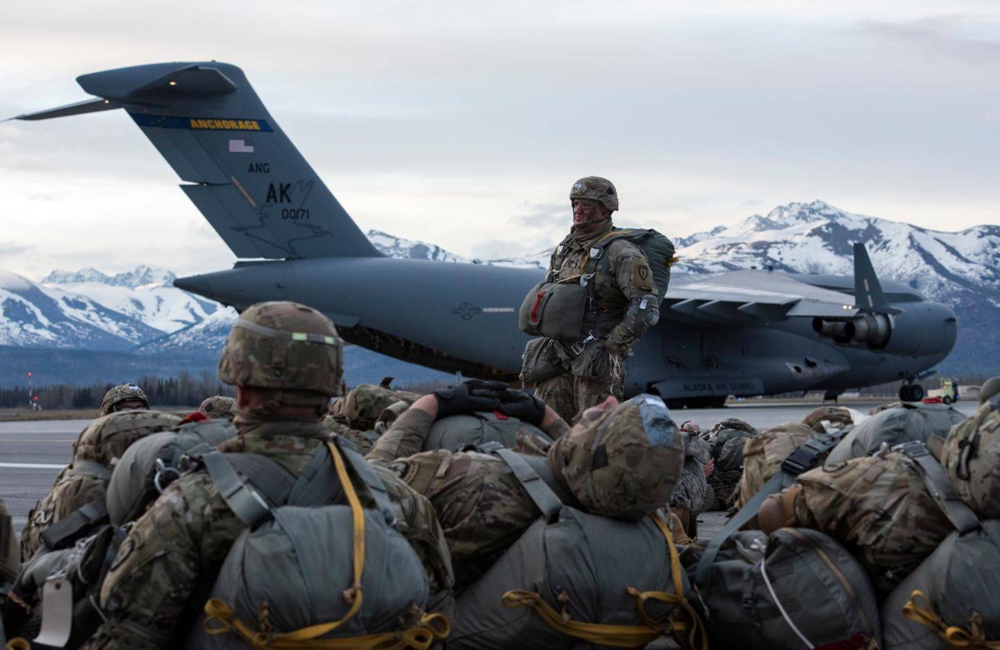 皇冠信用网代理出租_特朗普这次失算了!伊朗歼灭叛军皇冠信用网代理出租,美本土竟陷入大乱,空降军集结