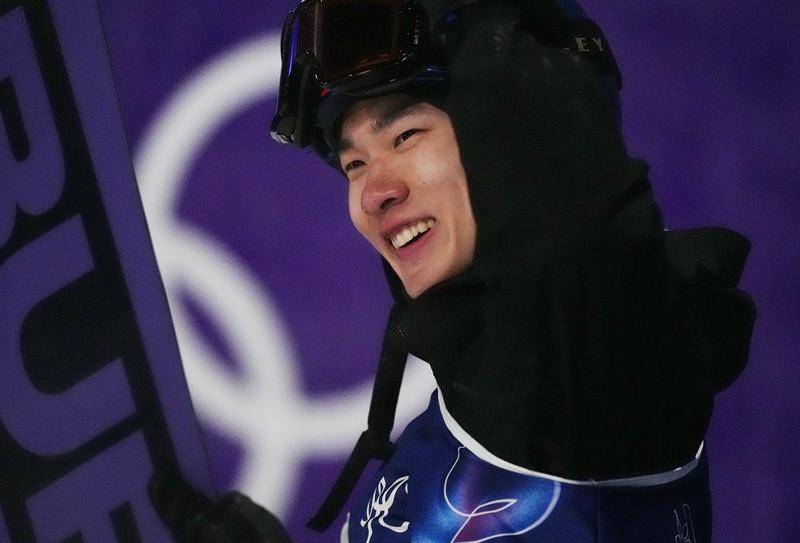 皇冠信用网登3代理_冬奥会单板大跳台预赛:苏翊鸣绝境逆转 葛春宇杨文龙出局