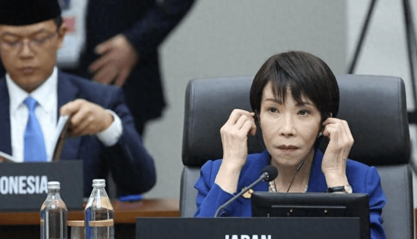 皇冠信用网怎么弄_日本30人身亡皇冠信用网怎么弄，高市早苗被送进医院，倒计时5天，首相宝座恐保不住了