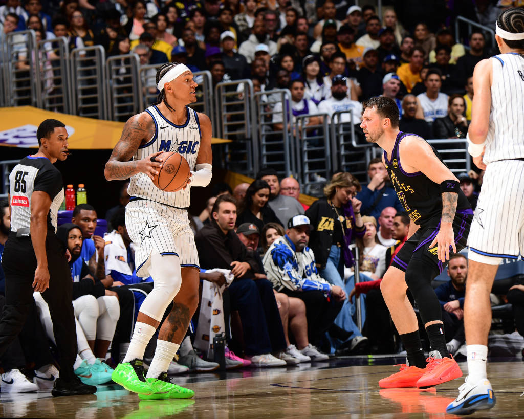 皇冠信用网代理注册_NBA｜克尼佩尔创最快200记三分皇冠信用网代理注册，哈登又添“最老纪录”