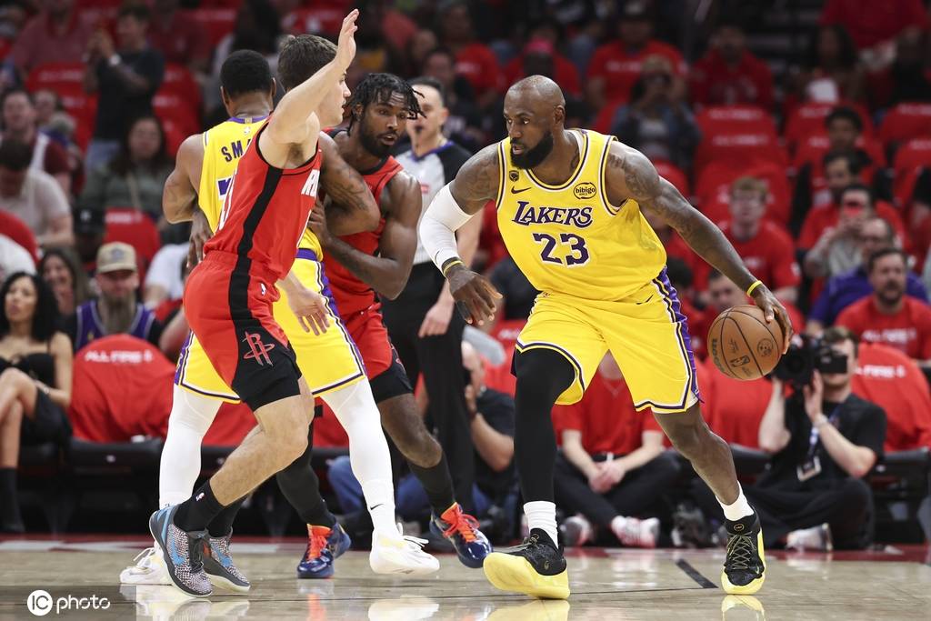 皇冠信用网会员申请_杜兰特伤缺詹姆斯29+13 斯马特21分湖人加时胜火箭夺赛点