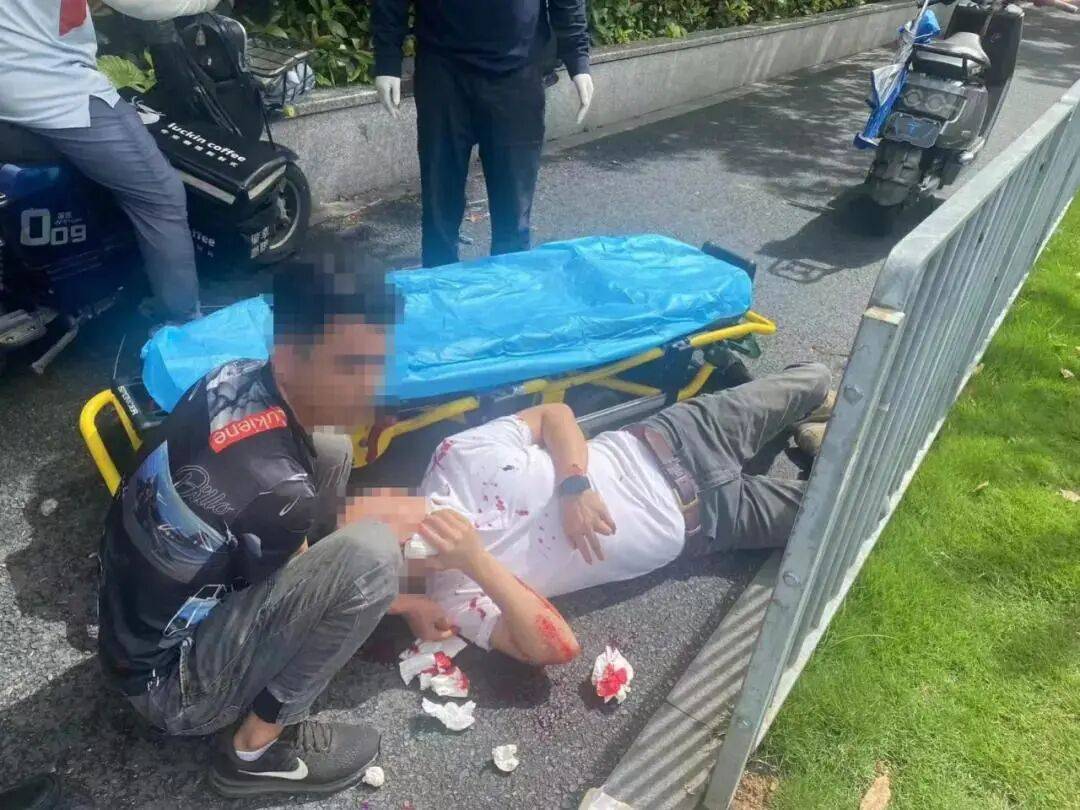 皇冠信用网在线开户_深圳曾有人被刺破喉咙皇冠信用网在线开户，当场死亡！广东交警紧急提醒！